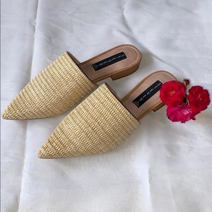 NWOT STEVE MADDEN LAUREN RAFFIA WOVEN MULE